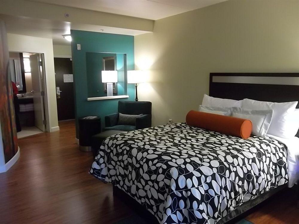 Hotel Indigo Atlanta Airport College Park By Ihg מראה חיצוני תמונה